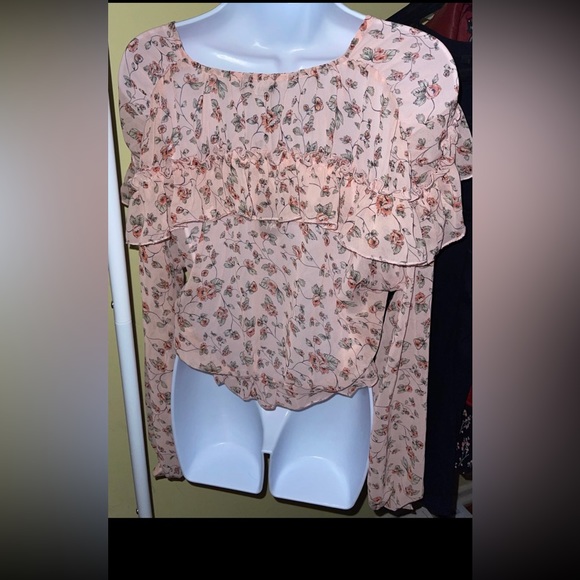 Nasty Gal Cropped Pink Floral Ruffle Blouse NWT - Picture 4 of 4